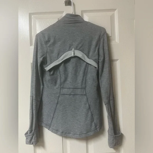 Lululemon define jacket size 6 - Picture 3 of 6